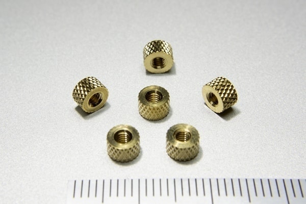 半導体部品　インサートナット(B25A)